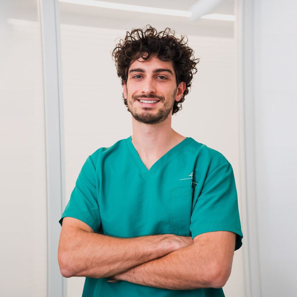 Studio Campriani - DOTT. NERI CAMPRIANI odontoiatra master in conservativa ed endodonzia master in medicina estetica CORR